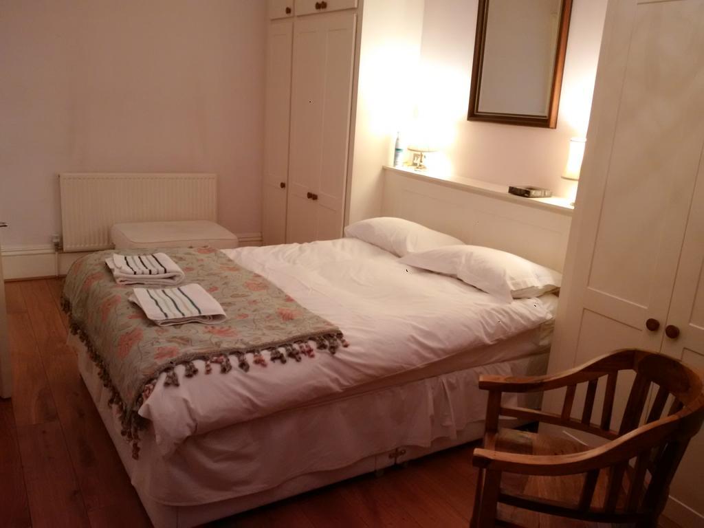 Апартаменти Luxury Holland Park, Sleeps 2, Free S'Fast Wifi Лондон Екстер'єр фото